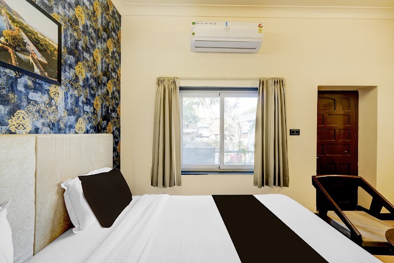 Hotel Lake N Hill View - Hotel Lake N Hill View & Rope Way, 60, near Fatehsagar Lake, beside Jain Temple, Dewali, Panchwati, Udaipur, Rajasthan 313001, India