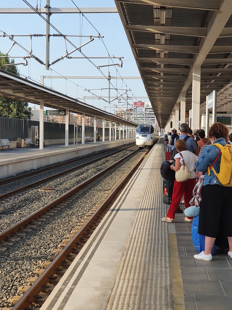 Estación de Valencia Joaquin Sorolla Adif - Estación de Valencia Joaquin Sorolla Adif, Carrer de Sant Vicent Màrtir, 171, Extramurs, 46007 València, Valencia, Spain