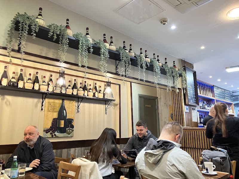 Mimos Cafe Bar - Mimos Cafe Bar 19 London St, Tyburnia, London W2 1HL, UK