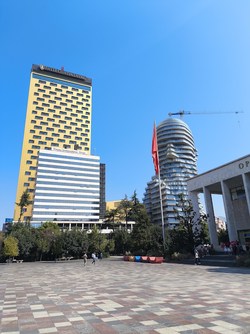 Tirana centre - Tirana centre, 8RJC+655 9-Katëshet, Rruga E Dibrës, Tiranë, Albania
