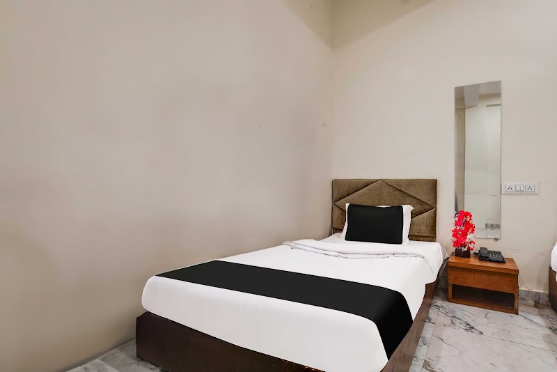 Collection O Ujjain Near Hari Fatak - Collection O Ujjain Near Hari Fatak Hanuman Naka, Plot No 4, Choubey Marg, near Hari O, Keshav Nagar, Ujjain, Madhya Pradesh 456010, India