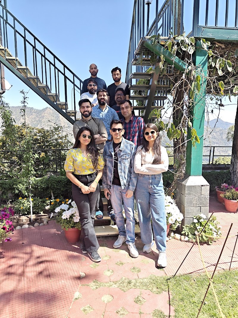 Villa Mountain Crest w/ Outdoor Pool - Villa in Kasauli - Villa Mountain Crest w/ Outdoor Pool - Villa in Kasauli, Trenquil Villa, near Villa Mountain Crest, Gandhi Gram, Himachal Pradesh 173229, India