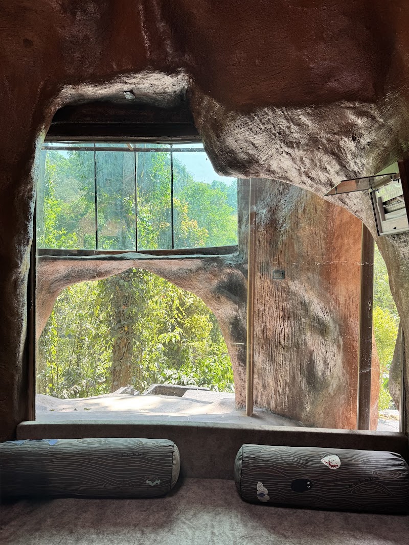 RaisCoorgCaveHouse - RaisCoorgCaveHouse Main Road, 571201, Madikeri, Kaggodlu, Karnataka 571248, India