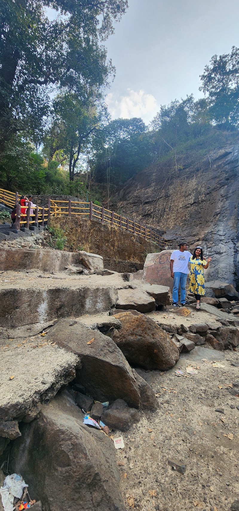 Ashoka waterfall - Ashoka waterfall PF6F+JV8, Vihigaon, Maharashtra 421602, India