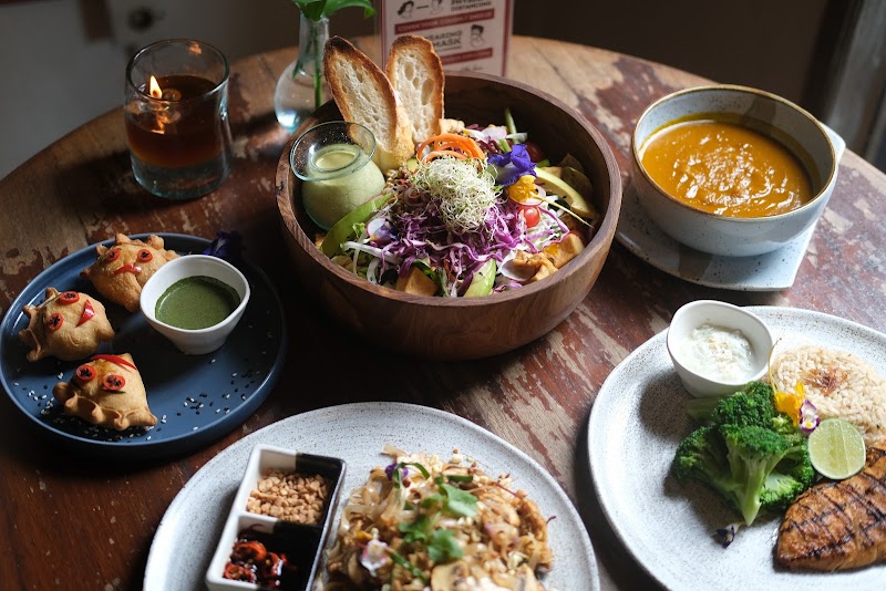 KAFE - KAFE, Jl. Hanoman No.44B, Ubud, Kecamatan Ubud, Kabupaten Gianyar, Bali 80571, Indonesia