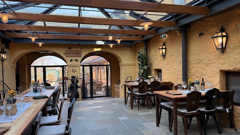 Mayer am Pfarrplatz - Heuriger - Beethovenhaus - Weingut - Mayer am Pfarrplatz - Heuriger - Beethovenhaus - Weingut, Pfarrpl. 2, 1190 Wien, Austria