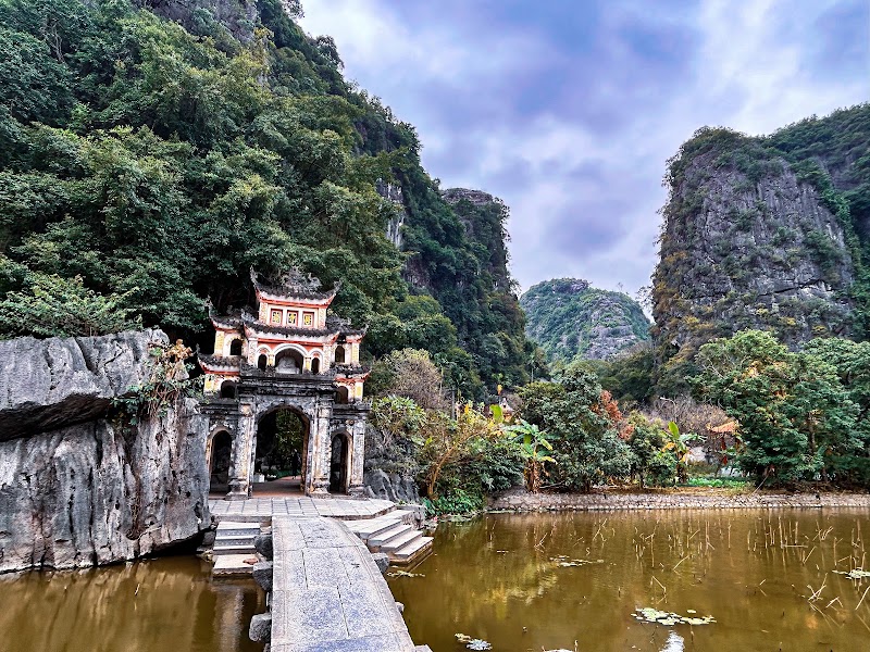 Bich Dong Pagoda - Bich Dong Pagoda, 6W99+C23, Nam Hoa Lu, Ninh Binh 430000, Vietnam