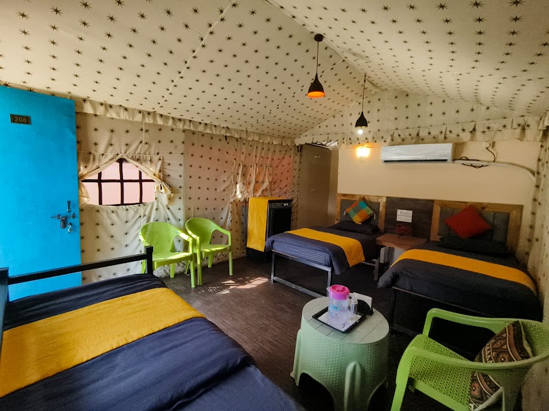 Resort in rishikesh - Resort in rishikesh Near, Deccan valley gate Cafe 60, green hills, Tapovan, Rishikesh, Uttarakhand 249192, India