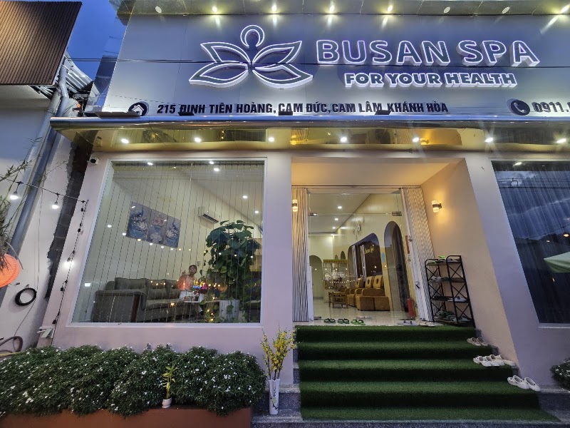 Veggie Saigon - Veggie Saigon 76 Thủ Khoa Huân, An Hải, Đà Nẵng 50000, Vietnam