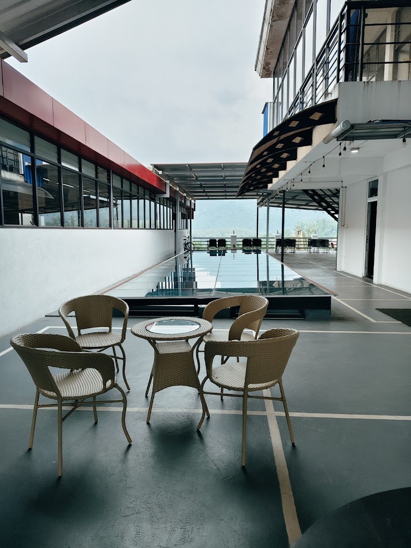 HOTEL MUDRA MIDTOWN ROOMS & SUITES 9480923200