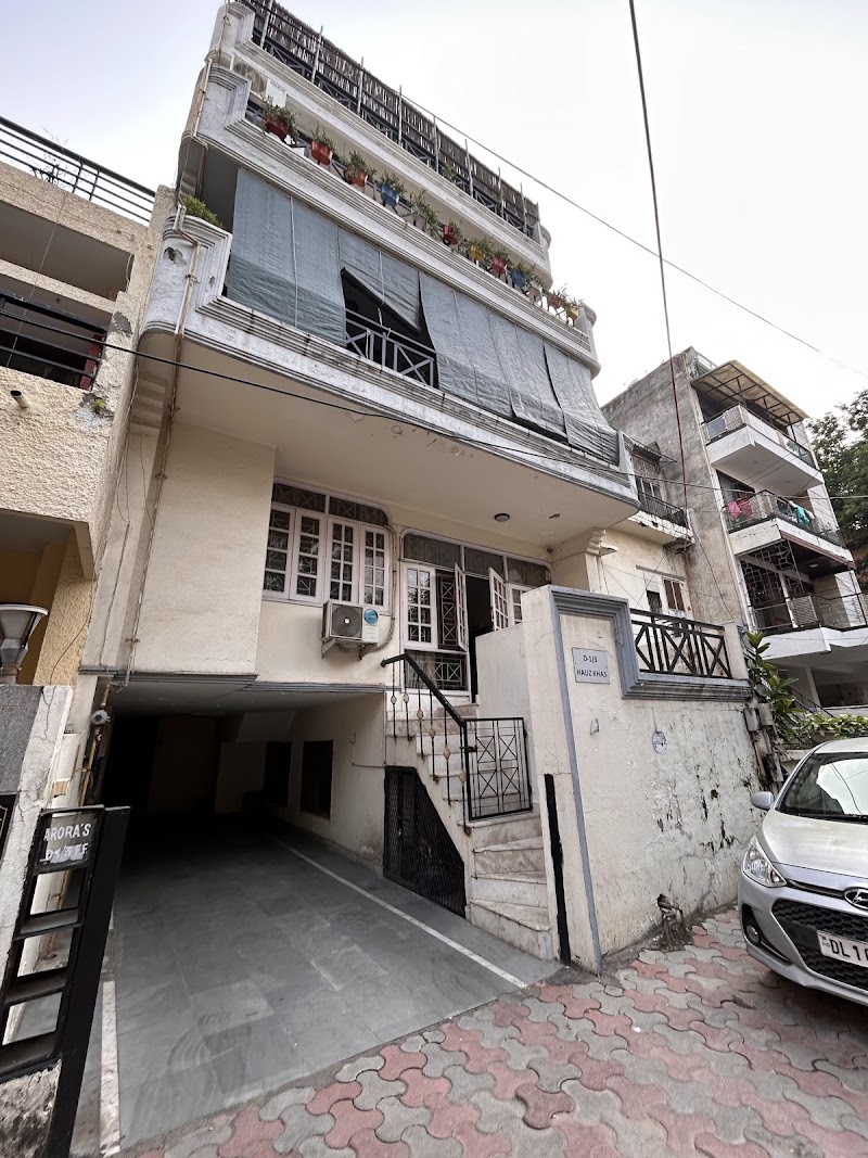 Woodpecker Apartments Hauz khas