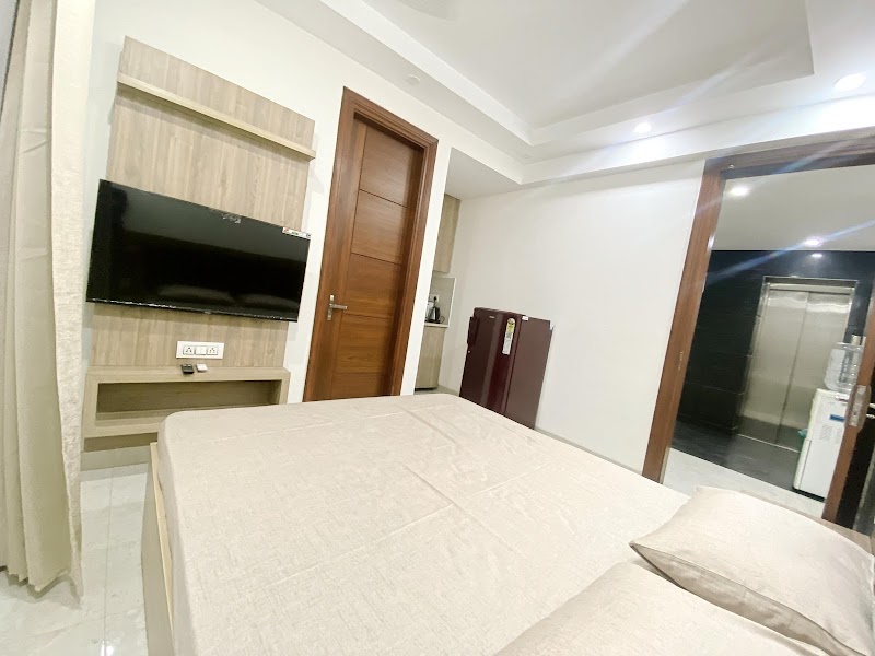Blossom Stayz - DLF Phase 1 - Blossom Stayz - DLF Phase 1 Galli Number 36, Block H, DLF Phase 1, Sector 26, Gurugram, Haryana 122002, India