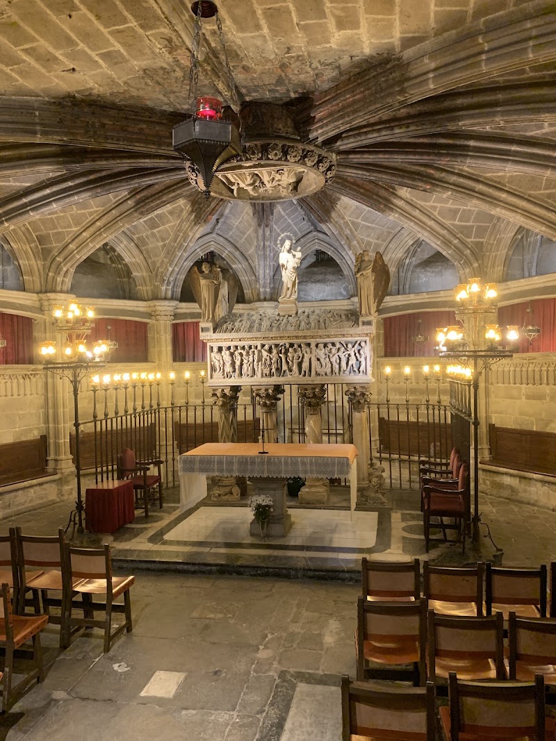 Roman Towers - Roman Towers Carrer del Bisbe, 12, Ciutat Vella, 08002 Barcelona, Spain