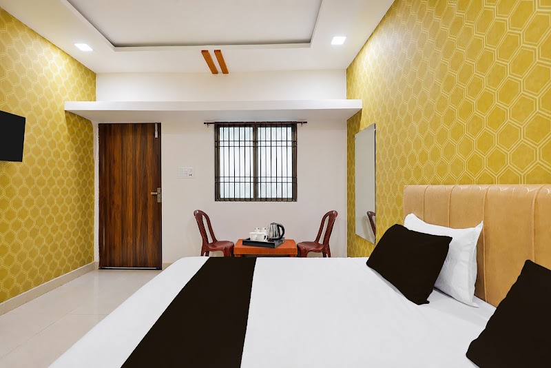 Hotel O by OYO Moon Light - Hotel O by OYO Moon Light, 120, near sarwamangla patrol pump 3, takhatpur, Landmark - Sarwamangla Bharat Petrol Pump, Usalapur Bridge, Sai Nagar, Uslapur, Bilaspur, Chhattisgarh 495001, India