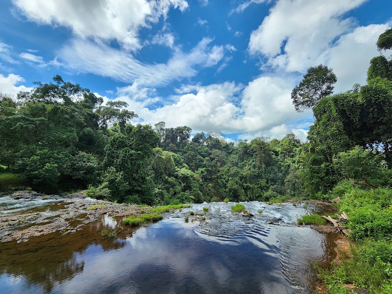 Tad Gneuang Waterfall - Tad Gneuang Waterfall, Ban Lak 40, Road 23, Paksong District, Champasak Province, Laos