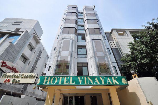 OYO 73670 Vinayak Suites - OYO 73670 Vinayak Suites 61, Geetha Hall Rd, Opp.Railway Station, Gopalapuram, Coimbatore, Tamil Nadu 641018, India
