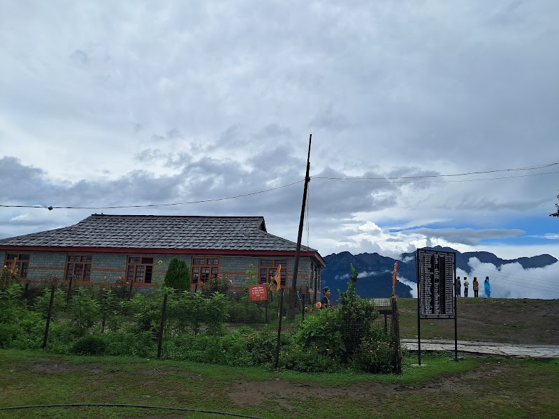 Manali Local Taxi Services - Manali Local Taxi Services, Mall Rd, near Kunzum Hotel, Siyal, Manali, Himachal Pradesh 175131, India