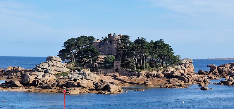 Point de vue sur le phare de Mean Ruz - Point de vue sur le phare de Mean Ruz, RGP7+7X, Perros-Guirec, France