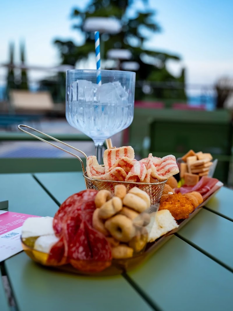 La Madame - La Madame Via Roma, 45, 25083 Gardone Riviera BS, Italy