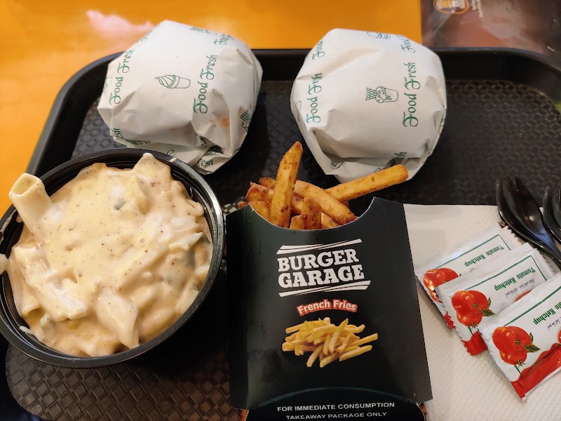 BURGER GARAGE TALWANDI - BURGER GARAGE TALWANDI, Sector - C-20, opposite Kali Mata Mandir, near anil kothari doctor, Sector - C, Talwandi, Kota, Rajasthan 324005, India