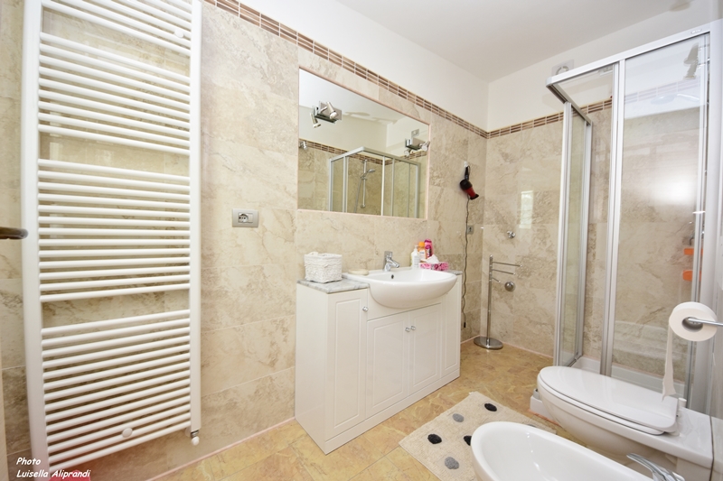 Hotel Diffuso Il Portichetto - Hotel Diffuso Il Portichetto Via del Castellano, 9, 23828 Vezio LC, Italy