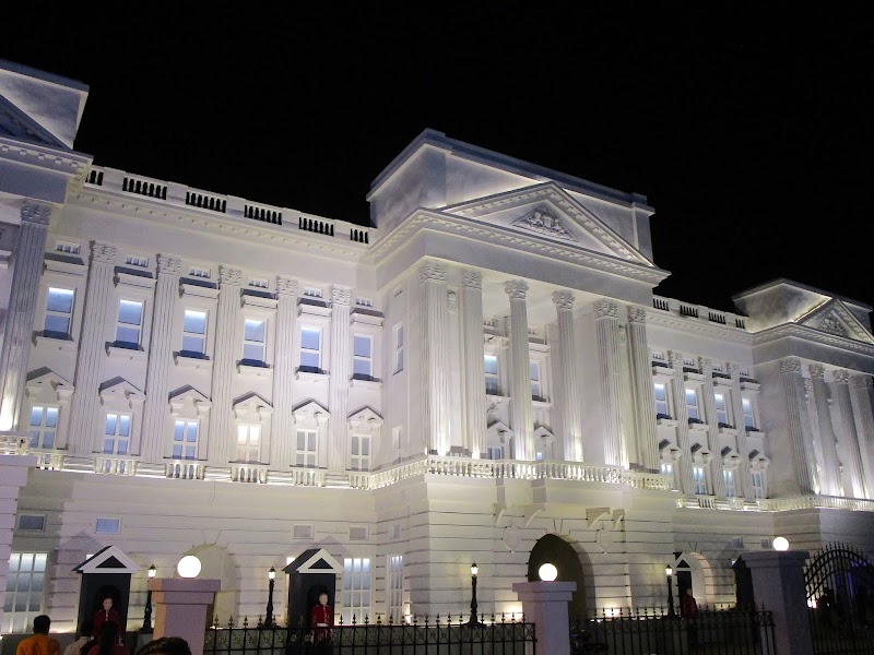 Santosh Mitra Square - Santosh Mitra Square, Natabar Dutta Row, Lebutala, Bowbazar, Kolkata, West Bengal 700014, India