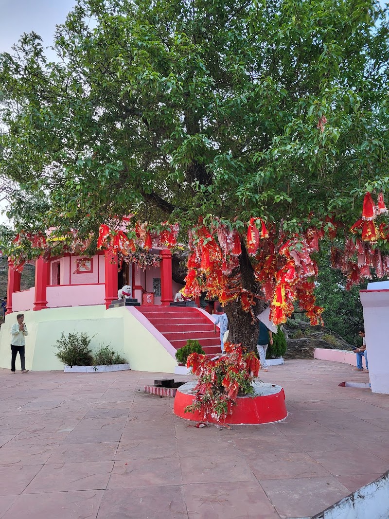 Kasar Devi Mandir - Kasar Devi Mandir, Binsar Road, Kasardevi, Bhaisori, Mat, Uttarakhand 263601, India