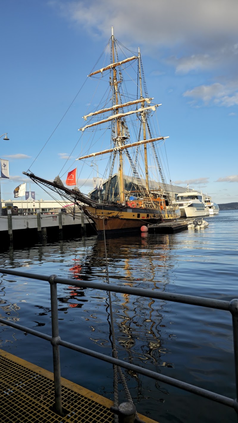 Waterfront Photo Spot (low tide only) - Waterfront Photo Spot (low tide only), Morrison St, Hobart TAS 7000, Australia