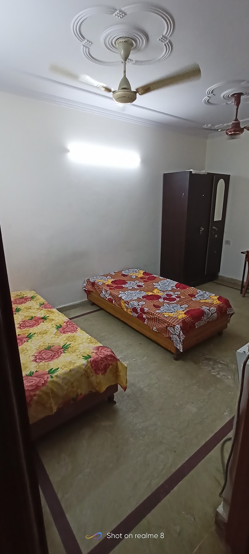 AASTHA P.G. - AASTHA P.G. H. No. 2 Lane No.4, IGNOU Rd, near Made Easy Institute, Saiyad ul Ajaib, Sainik Farm, New Delhi, Delhi 110030, India