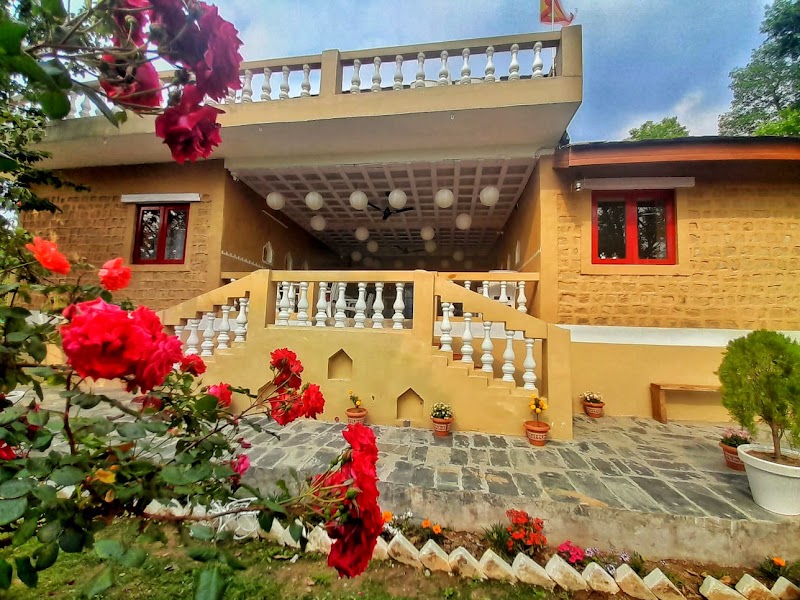 Vaikunth Mudhouse Homestay Bir ( Best Hotel in Bir, Luxurious Rooms , Affordable prices)