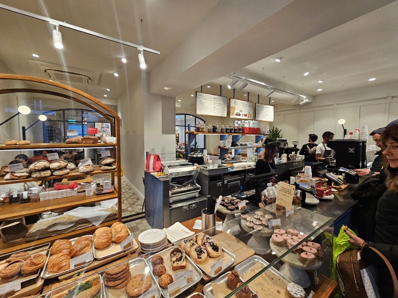 Buckingham Palace Shop - Buckingham Palace Shop, 7 Buckingham Palace Rd, London SW1W 0PP, UK