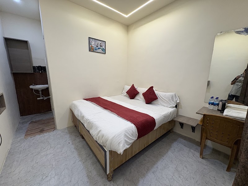 HOTEL SHIVAY DELUXE - HOTEL SHIVAY DELUXE Pipla Fata, opposite Nagpure celebration lawn, Chandrakiran Nagar, Nagpur, Maharashtra 440034, India