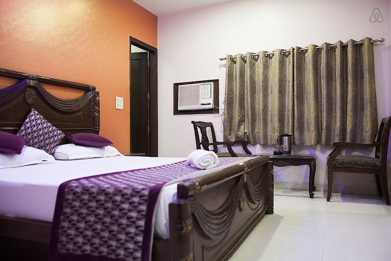Hotel Amax Inn - Hotel Amax Inn 8145/6, Arakashan Rd, Arya Nagar, Paharganj, New Delhi, Delhi 110055, India