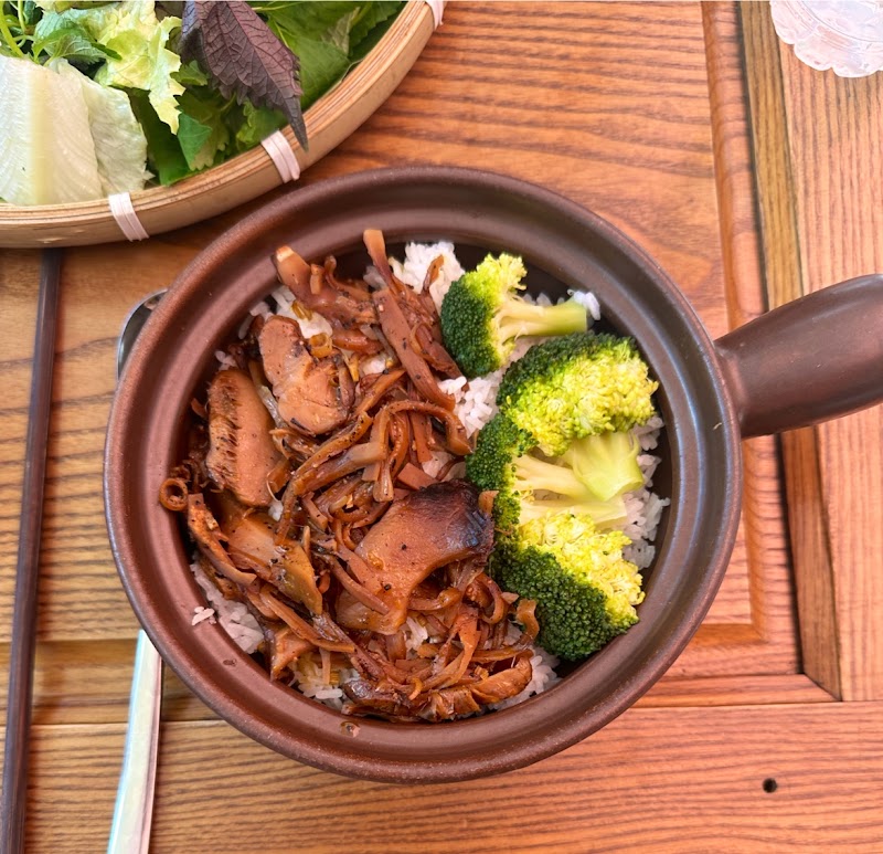 Hue Nhien Vegan & Vegetarian - Hue Nhien Vegan & Vegetarian 15 P. Tống Duy Tân, Hàng Bông, Hoàn Kiếm, Hà Nội 100000, Vietnam