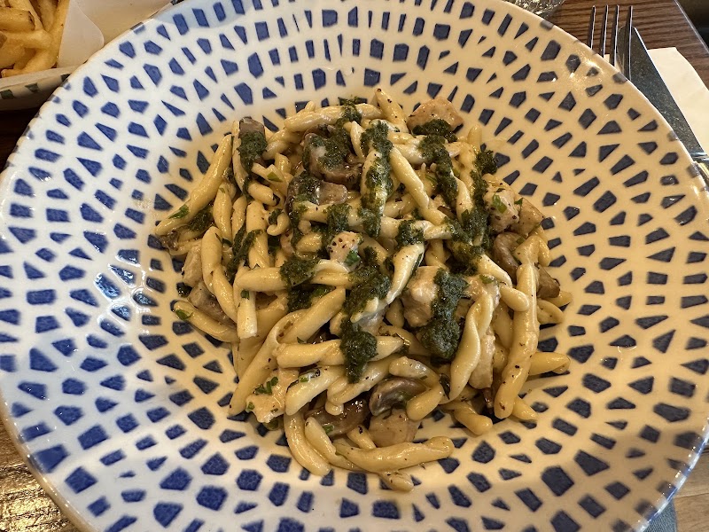 Strada Southbank - Strada Southbank A, 337-338 Belvedere Rd, London SE1 8XX, UK