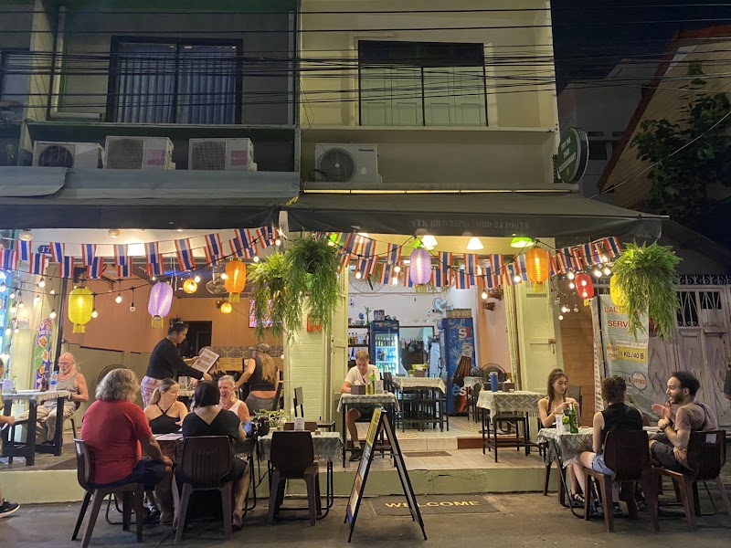Try Me Thai & Vegetarian Restaurant - Try Me Thai & Vegetarian Restaurant No 170, Soi Samsen 4, Khwaeng Ban Phan Thom, Subdistrict, Krung Thep Maha Nakhon 10200, Thailand