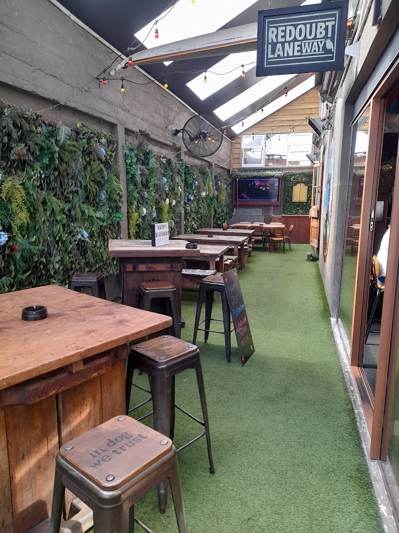 Redoubt Bar & Eatery
