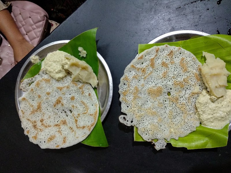 Sri Veerabhadreshwara Benne Dose Hotel - Sri Veerabhadreshwara Benne Dose Hotel, Shop No. 4, R.L.H. Complex H.C.R. Cross, Nituvalli Rd, Shrinivaasa Nagara, Davangere, Karnataka 577008, India