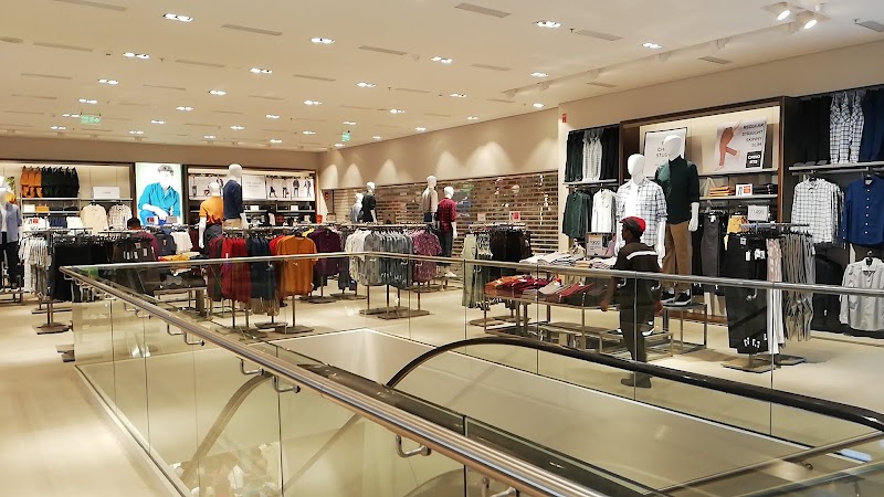 Gaur City Mall - Gaur City Mall Greater Noida W Rd, Gaur City 1, Sector 4, Greater Noida, Ghaziabad, Uttar Pradesh 201318, India