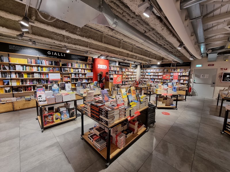 Feltrinelli Librerie - Feltrinelli Librerie, Piazza della Repùbblica, 26-27-28-29 R, 50123 Firenze FI, Italy