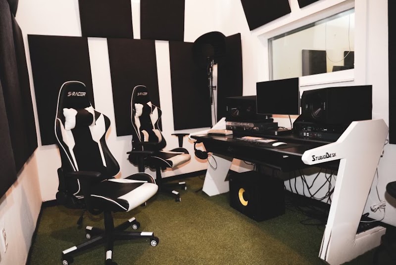 The Stadium BK Recording Studio - The Stadium BK Recording Studio 271 Frost St G6, Brooklyn, NY 11222, USA