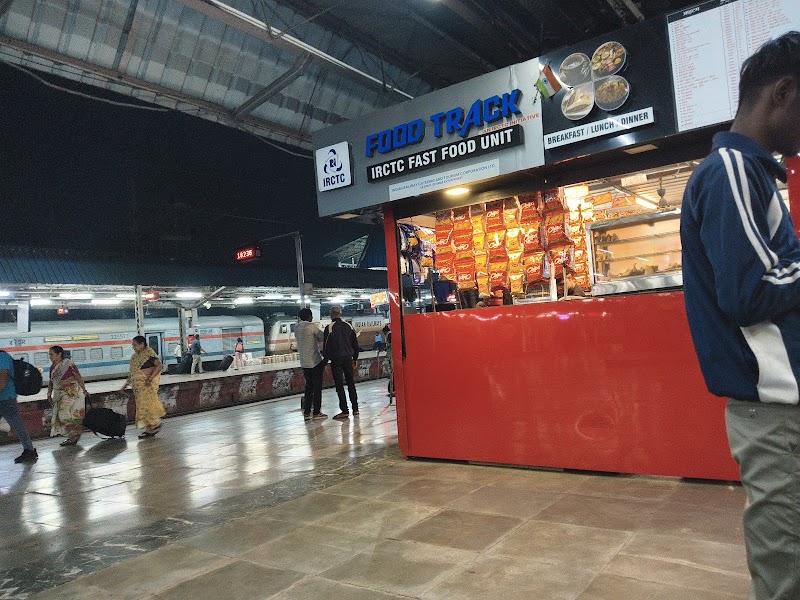 Bilaspur Junction Platform No.6 - Bilaspur Junction Platform No.6, 3549+QGC, junction, Tarbahar Chowk, Bilaspur, Chhattisgarh 495004, India