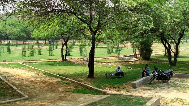 Tughlakabad District Park - Tughlakabad District Park, G759+R73, Mehrauli - Badarpur Rd, Tughlaqabad Village, Tughlakabad, New Delhi, Delhi 110044, India