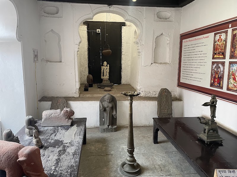 Holkar Dynasty Gallery (Museum), Indore - Holkar Dynasty Gallery (Museum), Indore PV93+CRJ, Rajwada, Indore, Madhya Pradesh 452002, India