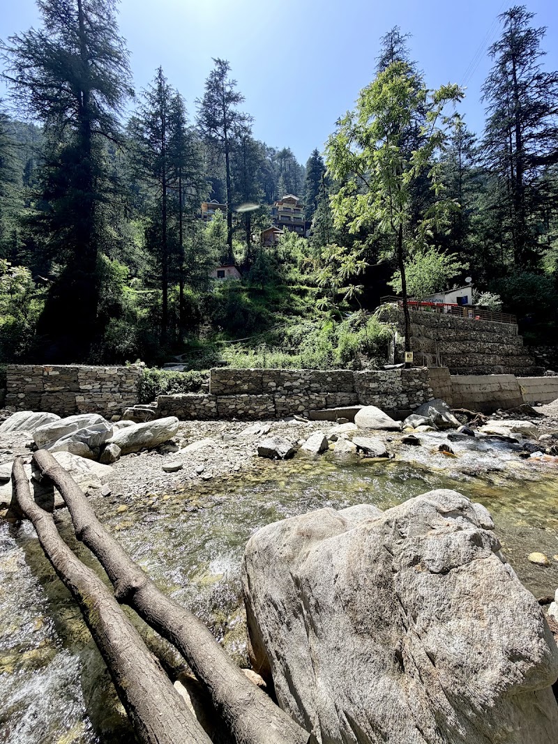 Cafe old school jibhi - Cafe old school jibhi 100 metres from sbi bank , a riverside fine dine setup, Old school, near River side, Jibhi, Banjar, Himachal Pradesh 175123, India