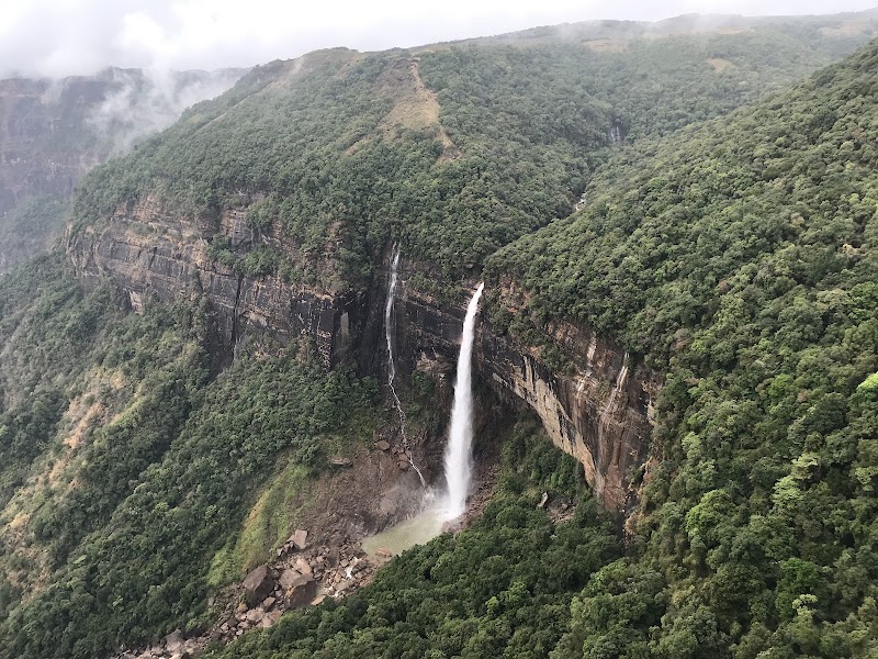 Nohsngithiang Falls View point