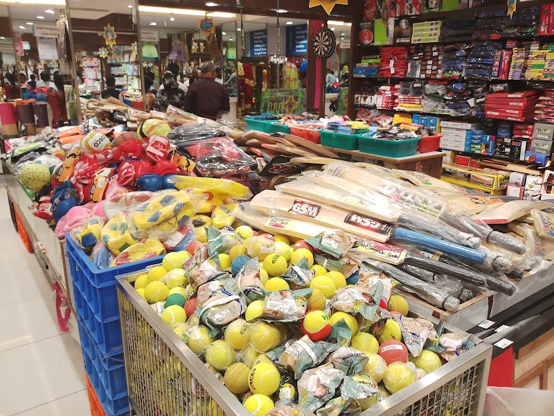 Super Saravana Stores - T.Nagar - Super Saravana Stores - T.Nagar 45, Ranganathan St, Postal Colony, West Mambalam, Chennai, Tamil Nadu 600017, India