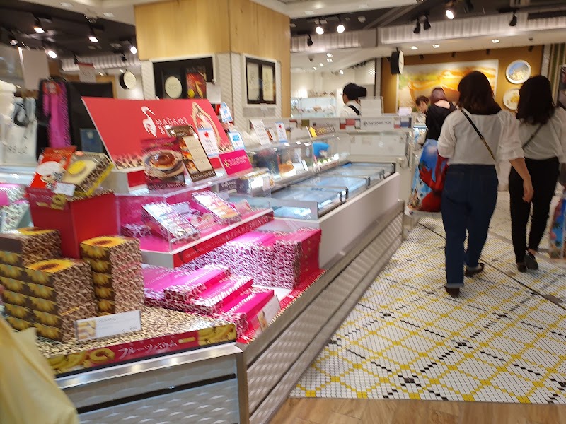 Eki Marché Shin-Osaka - Eki Marché Shin-Osaka, Japan, 〒532-0011 Osaka, Yodogawa Ward, Nishinakajima, 5-chōme−16−1JR 新大阪駅 駅構内