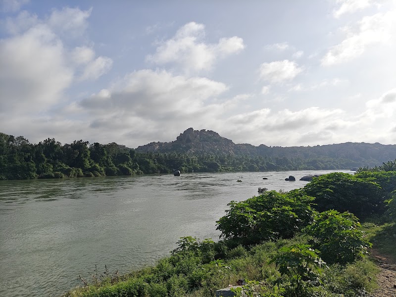 Tungabhadra River Ghats - Tungabhadra River Ghats, 8FP5+PHG, Hampi, Karnataka 583239, India