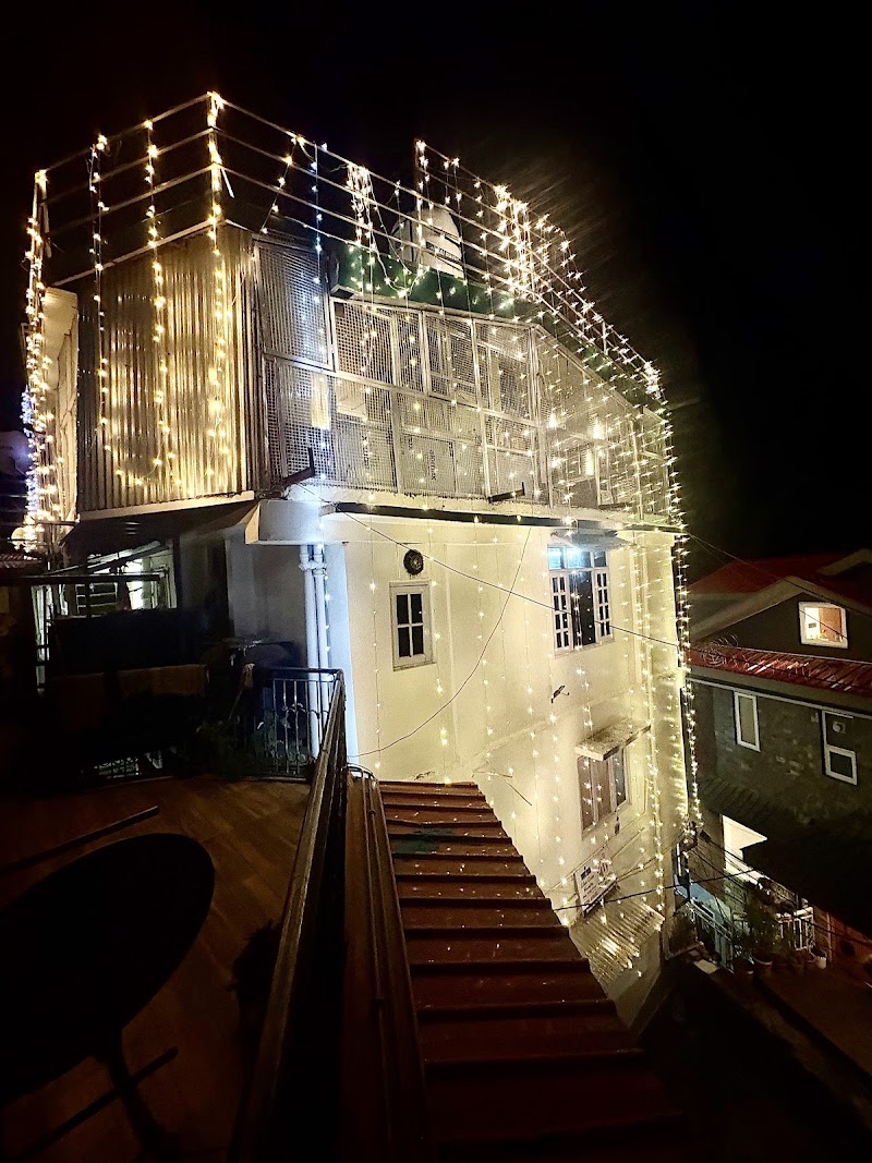 Silver Cedar Homestay - Silver Cedar Homestay Silver Cedar Homestay Sharma Niwas Timber House, near Yes Bank, Milsington Estate, Shimla, Himachal Pradesh 171001, India